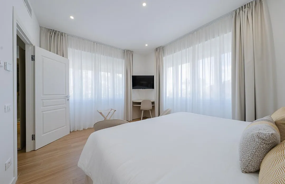 Feel Boutique Rooms-1